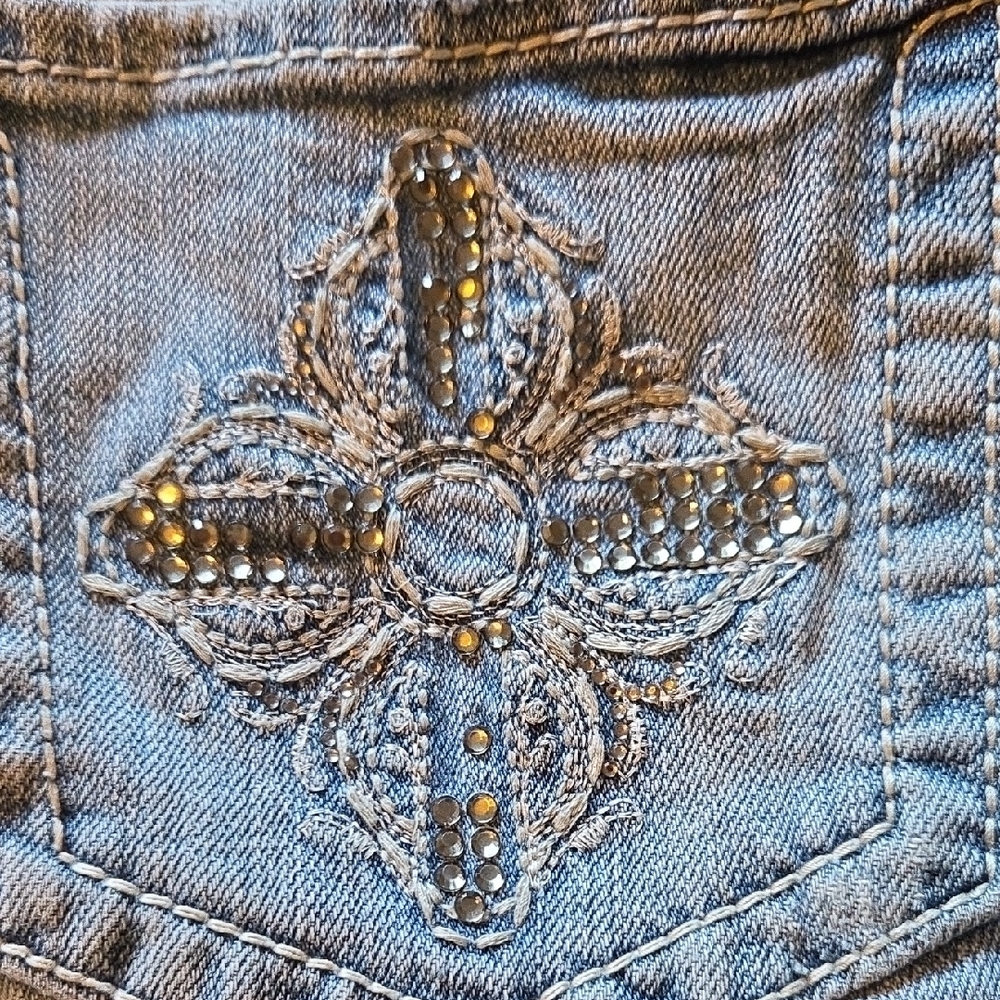Miss Me Light Blue Jean Shorts with Embroidered Pockets - Picture 5 of 7